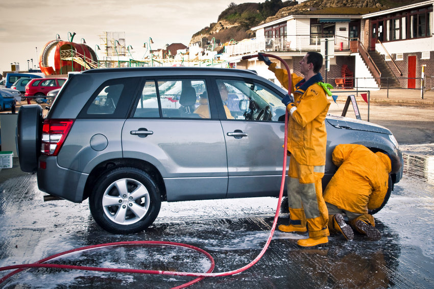 Idée commerciale de lavage de voiture mobile