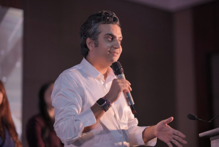 Les répressions sur les visas bloquent les rêves d'études des étudiants, donc le levier de l'Inde Edu les réachemine