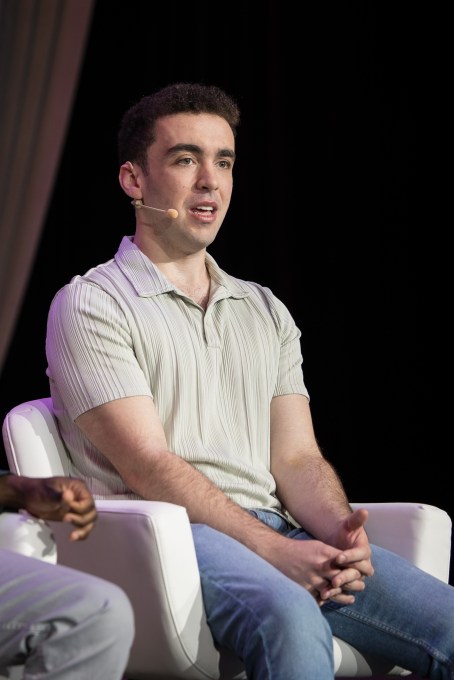 Tade Oyerinde et Teddy Solomon parlent de la création d'audiences engagées à TechCrunch Disrupt