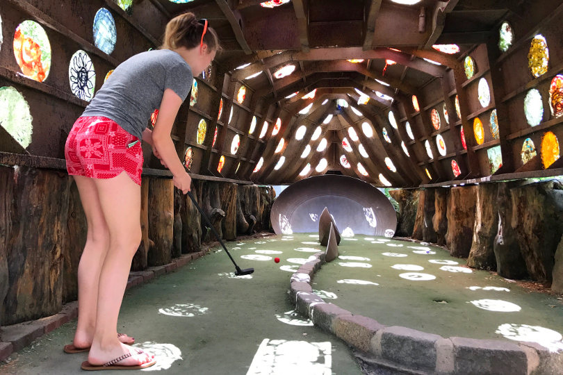 Parcours de minigolf intérieur