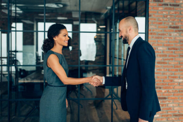 Équipes mondiales, croissance accrue : l'avantage américain en matière d'embauche en LATAM