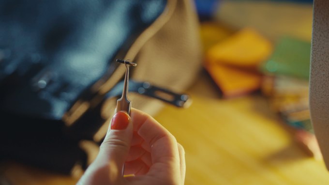 L'ancien chef de produit de Tesla veut rendre les produits de luxe impossibles à falsifier, en commençant par une puce