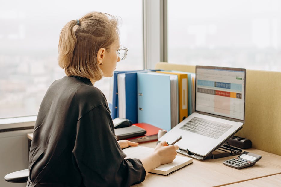 Femme d'affaires productive