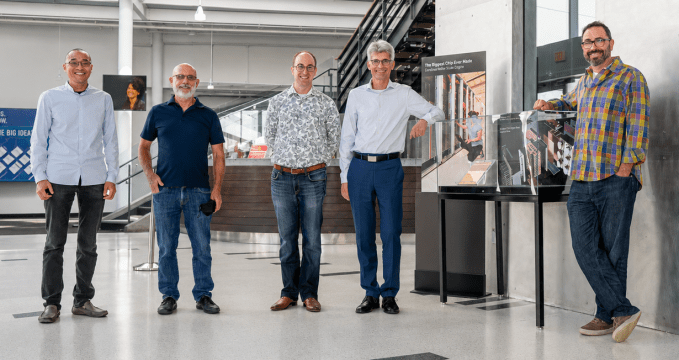 Équipe fondatrice de Cerebras Systems en 2015 : Andrew Feldman, Gary Lauterbach, Michael James, Sean Lie et Jean-Philippe Fricker