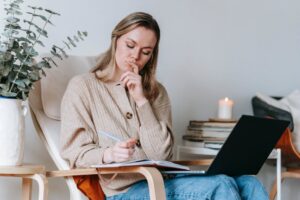 Le guide du solopreneur sur l'intelligence économique