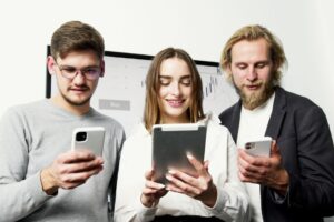 Comment réengager les visiteurs du Web mobile après qu'ils aient quitté votre site