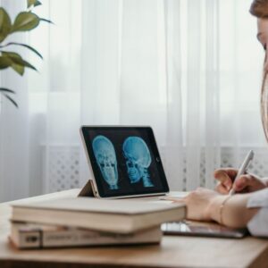 Damon Deteso : Comment les outils d'IA font progresser la précision et l'efficacité en radiologie