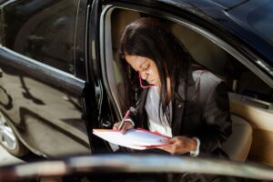 Comment les cabinets d’avocats spécialisés dans les accidents de voiture aident à élaborer des réclamations efficaces pour blessures