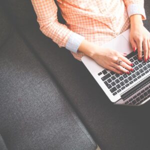 Les blogs d’entreprise sont-ils (vraiment) morts en 2026 ?