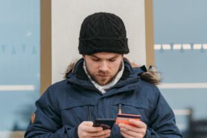 Évitez ces 7 habitudes qui compromettent votre carte bancaire