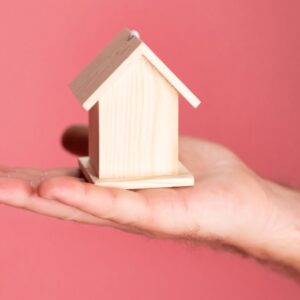 Pourquoi la même règle fiscale frappe deux fois plus durement un employé d'une startup qu'un investisseur immobilier