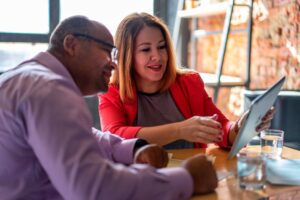 Marketing de référence vs marketing traditionnel : ce que les conseillers financiers se trompent