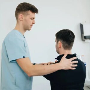 Ricky Sayegh MD : une approche mini-invasive du soulagement de la douleur chronique