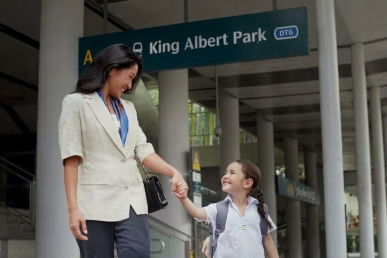 Amberwood at Holland est proche de la station MRT King Albert Park
