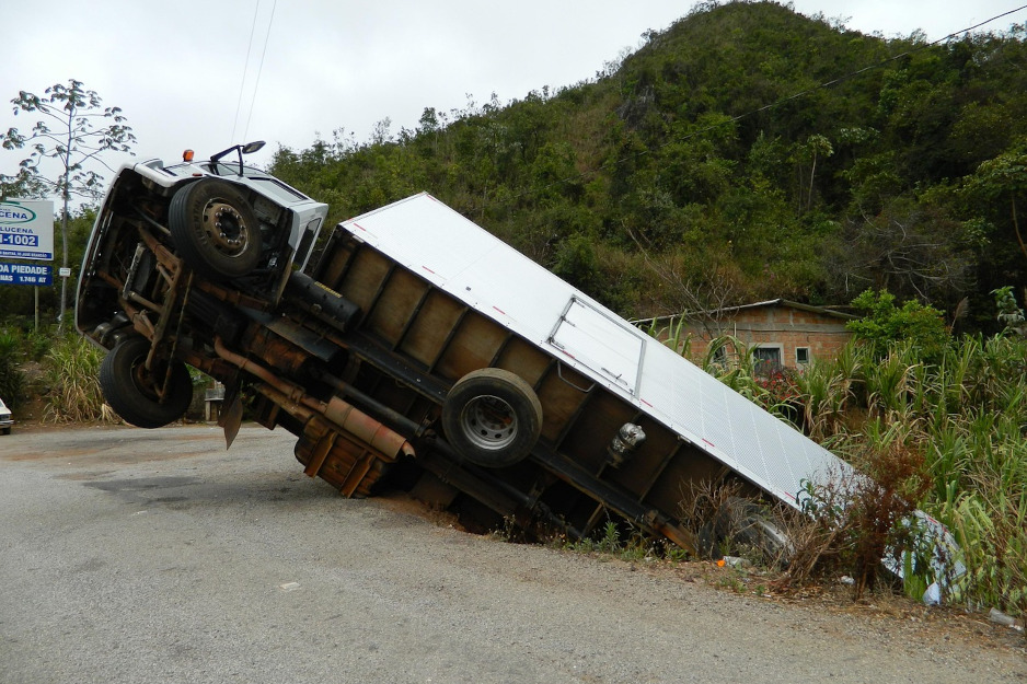 Comment établir la responsabilité après un accident de camion